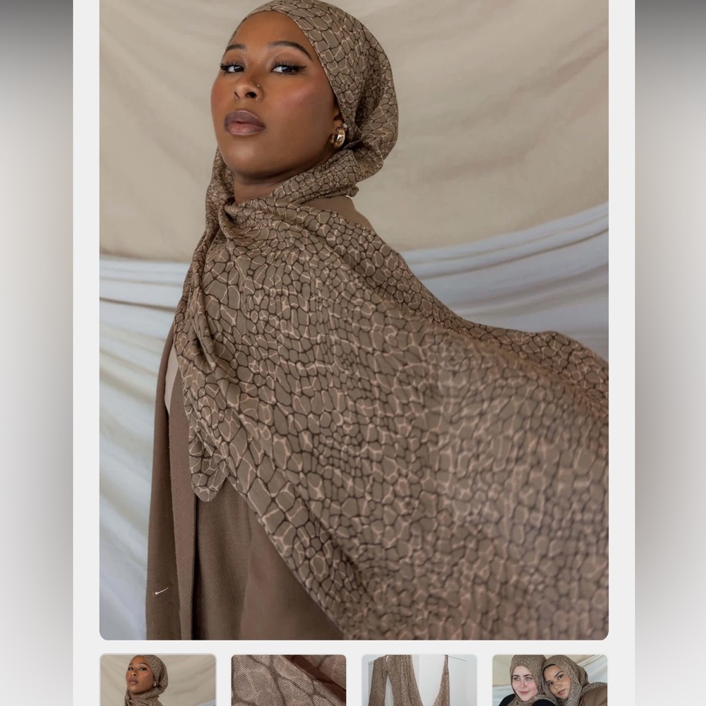 Vela Scarves